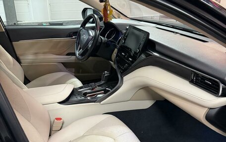 Toyota Camry, 2021 год, 3 150 000 рублей, 4 фотография