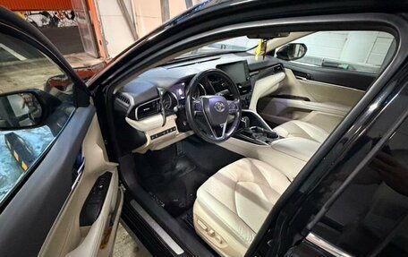 Toyota Camry, 2021 год, 3 150 000 рублей, 5 фотография