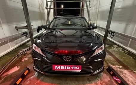 Toyota Camry, 2021 год, 3 150 000 рублей, 2 фотография