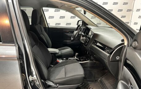 Mitsubishi Outlander III рестайлинг 3, 2018 год, 2 017 600 рублей, 9 фотография