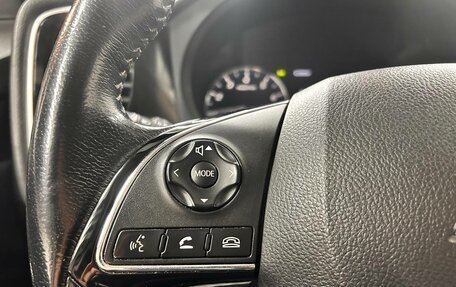 Mitsubishi Outlander III рестайлинг 3, 2018 год, 2 017 600 рублей, 14 фотография