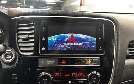 Mitsubishi Outlander III рестайлинг 3, 2018 год, 2 017 600 рублей, 17 фотография