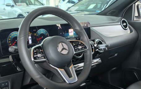 Mercedes-Benz GLA, 2022 год, 1 980 000 рублей, 9 фотография