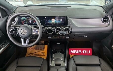 Mercedes-Benz GLA, 2022 год, 1 980 000 рублей, 11 фотография