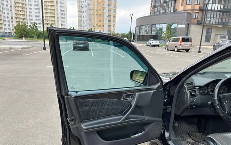 Mercedes-Benz E-Класс, 2002 год, 750 000 рублей, 8 фотография