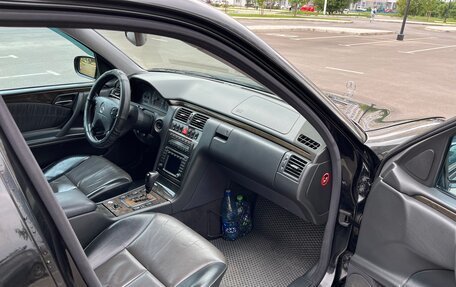 Mercedes-Benz E-Класс, 2002 год, 750 000 рублей, 9 фотография