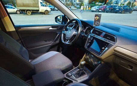 Volkswagen Tiguan II, 2019 год, 2 288 000 рублей, 10 фотография