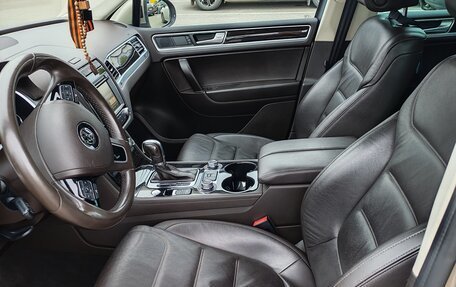 Volkswagen Touareg III, 2016 год, 3 000 000 рублей, 16 фотография