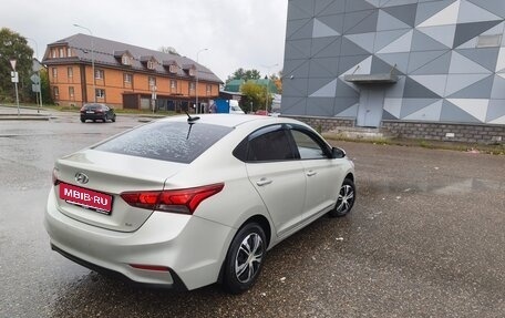 Hyundai Solaris II рестайлинг, 2018 год, 1 240 000 рублей, 3 фотография