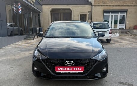 Hyundai Solaris II рестайлинг, 2021 год, 1 240 000 рублей, 2 фотография