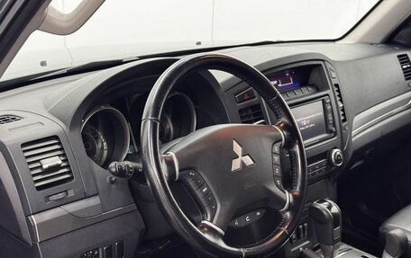 Mitsubishi Pajero IV, 2011 год, 2 150 000 рублей, 16 фотография