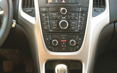 Opel Astra J, 2011 год, 600 000 рублей, 10 фотография