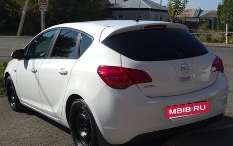 Opel Astra J, 2011 год, 600 000 рублей, 3 фотография