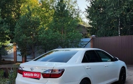 Toyota Camry, 2015 год, 1 800 000 рублей, 4 фотография