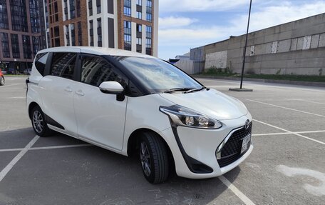 Toyota Sienta II, 2019 год, 1 370 000 рублей, 10 фотография