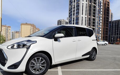 Toyota Sienta II, 2019 год, 1 370 000 рублей, 6 фотография