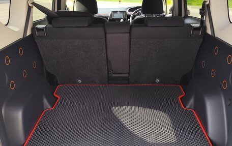 Toyota Sienta II, 2019 год, 1 370 000 рублей, 17 фотография