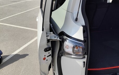 Toyota Sienta II, 2019 год, 1 370 000 рублей, 23 фотография