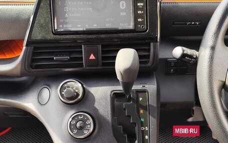 Toyota Sienta II, 2019 год, 1 370 000 рублей, 28 фотография