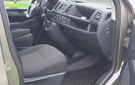 Volkswagen Caravelle T6 рестайлинг, 2015 год, 3 750 000 рублей, 9 фотография