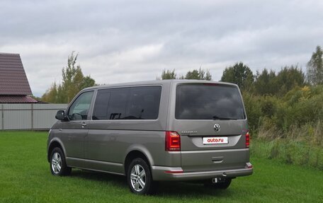Volkswagen Caravelle T6 рестайлинг, 2015 год, 3 750 000 рублей, 4 фотография