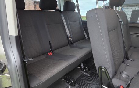 Volkswagen Caravelle T6 рестайлинг, 2015 год, 3 750 000 рублей, 13 фотография