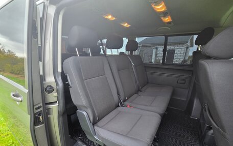 Volkswagen Caravelle T6 рестайлинг, 2015 год, 3 750 000 рублей, 12 фотография