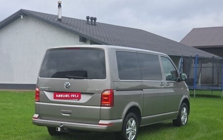 Volkswagen Caravelle T6 рестайлинг, 2015 год, 3 750 000 рублей, 6 фотография