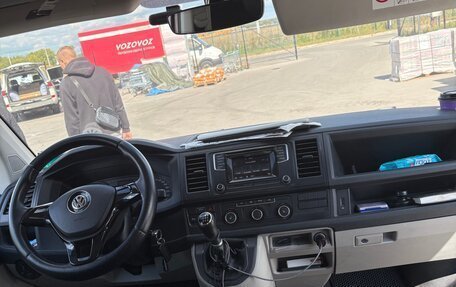 Volkswagen Caravelle T6 рестайлинг, 2015 год, 2 600 000 рублей, 6 фотография