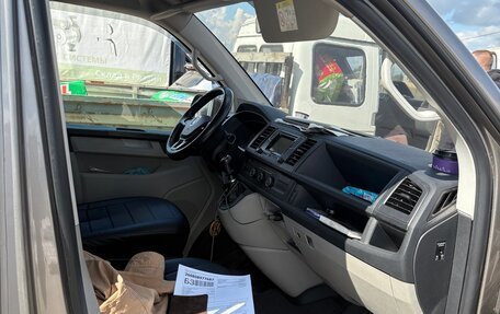 Volkswagen Caravelle T6 рестайлинг, 2015 год, 2 600 000 рублей, 7 фотография