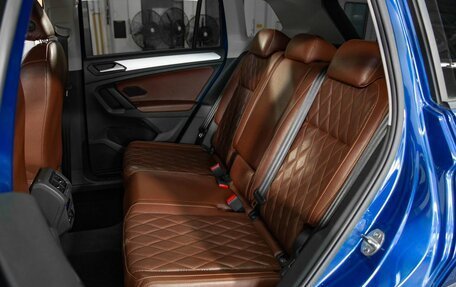Volkswagen Tiguan II, 2022 год, 2 850 000 рублей, 3 фотография