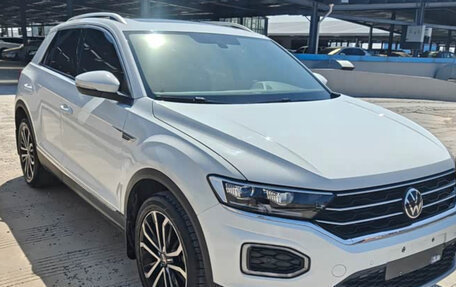 Volkswagen T-Roc I, 2021 год, 1 610 000 рублей, 3 фотография