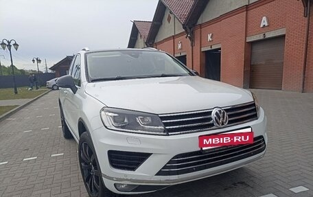 Volkswagen Touareg III, 2015 год, 2 630 000 рублей, 3 фотография