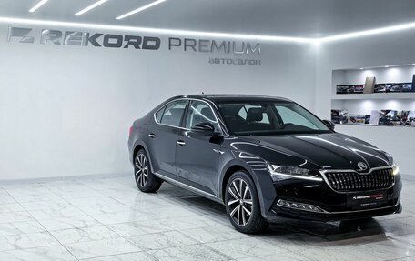 Skoda Superb III рестайлинг, 2024 год, 3 225 000 рублей, 4 фотография