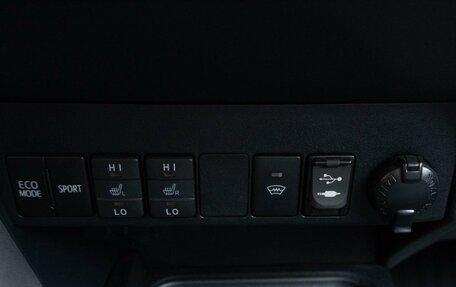 Toyota RAV4, 2017 год, 2 681 000 рублей, 22 фотография