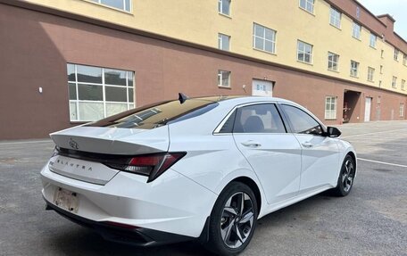 Hyundai Elantra, 2022 год, 1 650 000 рублей, 2 фотография