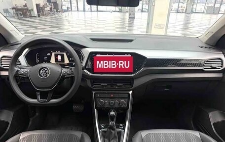 Volkswagen T-Cross I, 2022 год, 1 646 000 рублей, 13 фотография