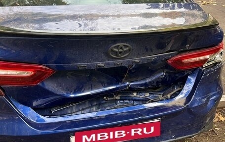 Toyota Camry, 2021 год, 2 300 000 рублей, 5 фотография