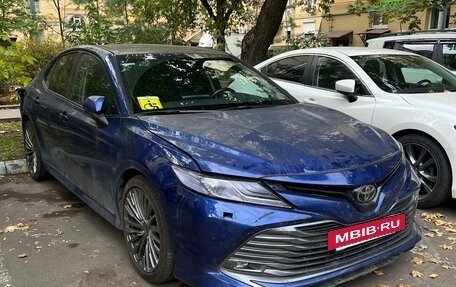 Toyota Camry, 2021 год, 2 300 000 рублей, 2 фотография