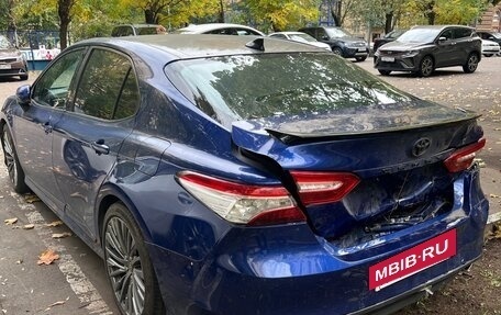 Toyota Camry, 2021 год, 2 300 000 рублей, 4 фотография