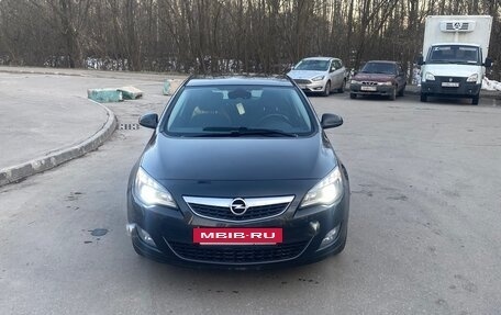 Opel Astra J, 2011 год, 690 000 рублей, 2 фотография