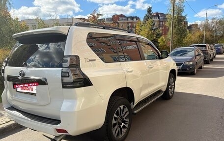 Toyota Land Cruiser Prado 150 рестайлинг 2, 2022 год, 5 990 000 рублей, 4 фотография