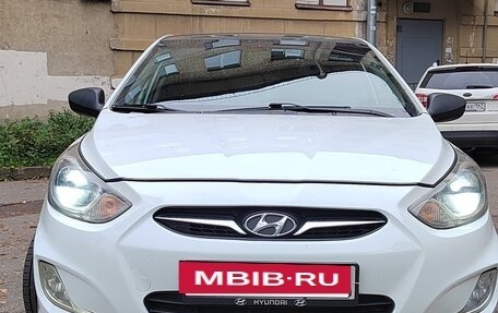 Hyundai Solaris II рестайлинг, 2013 год, 900 000 рублей, 3 фотография