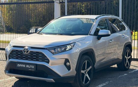 Toyota RAV4, 2020 год, 2 999 000 рублей, 3 фотография