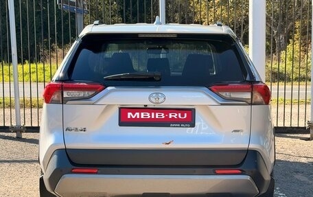 Toyota RAV4, 2020 год, 2 999 000 рублей, 5 фотография