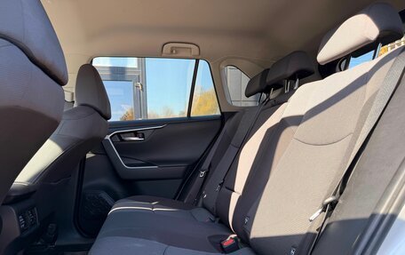 Toyota RAV4, 2020 год, 2 999 000 рублей, 22 фотография
