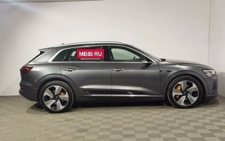 Audi e-tron I, 2020 год, 6 000 000 рублей, 6 фотография