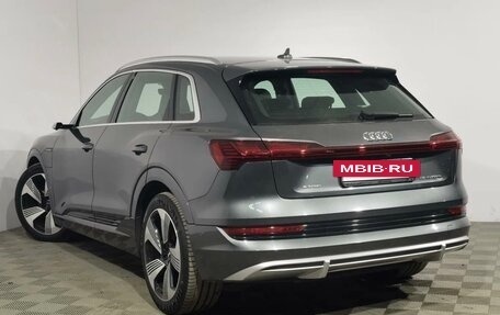 Audi e-tron I, 2020 год, 6 000 000 рублей, 4 фотография