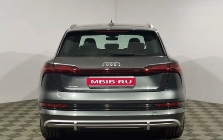 Audi e-tron I, 2020 год, 6 000 000 рублей, 8 фотография