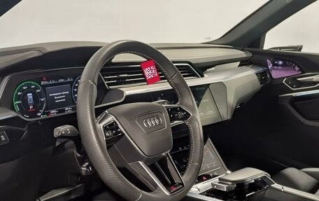 Audi e-tron I, 2020 год, 6 000 000 рублей, 14 фотография